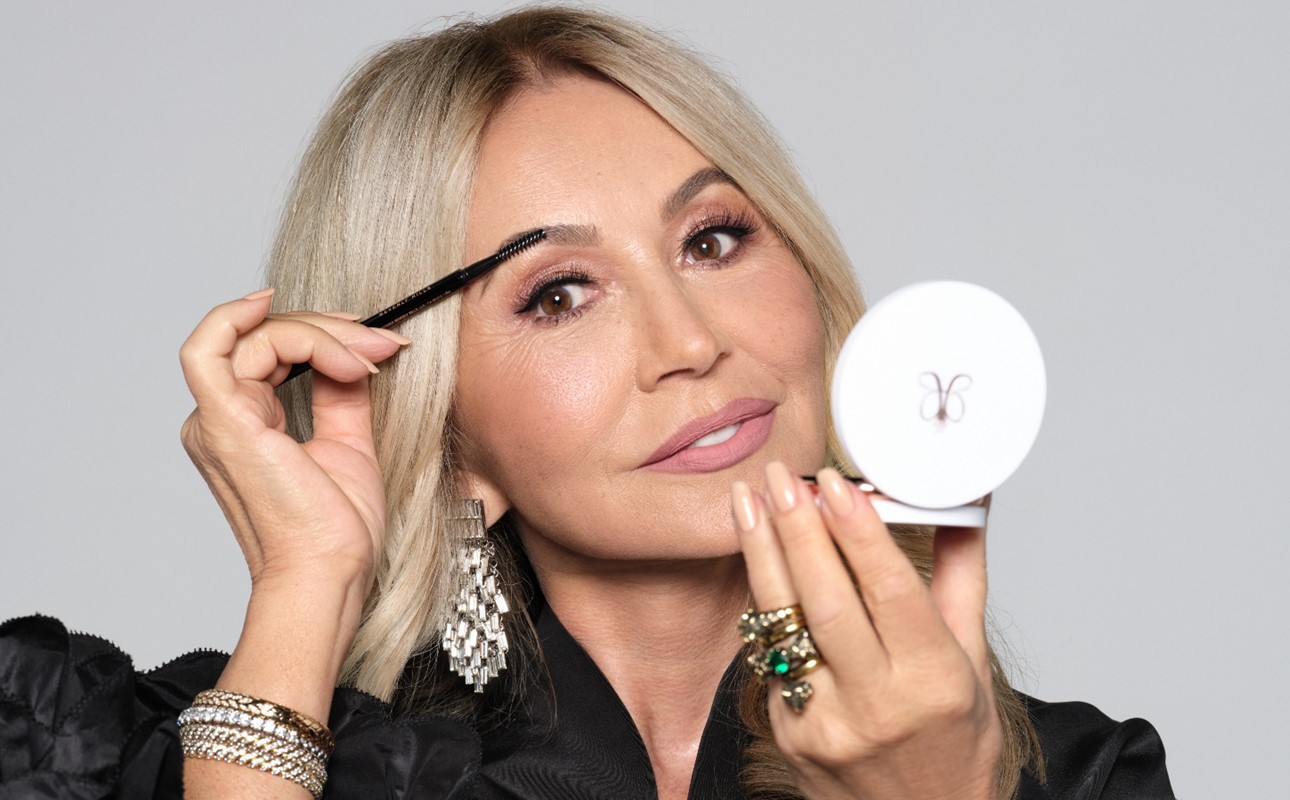 THE QUEEN OF BROWS: ANASTASIA SOARE ON BUILDING AN EMPIRE, ONE ARCH AT A TIME!