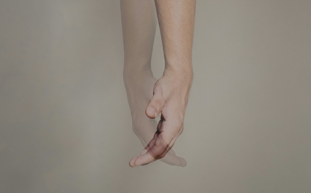 CONTACT BEYOND TOUCH: EMOTIONAL INTELLIGENCE AND BODY LANGUAGE TO BUILD TRUST AND VALUE IN EVERYDAY WORK